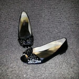 MICHAEL KORS-Black Leather-Gold Studded Bow-Peep Toe Flats-Sz 6M-Excellent